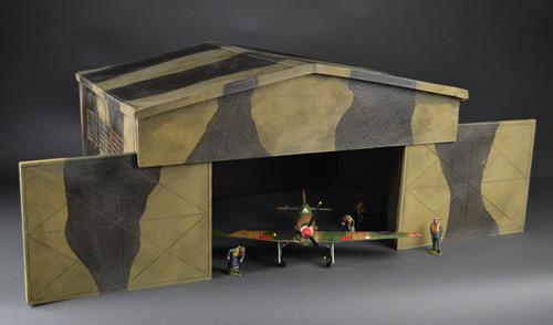 RAF-Hangar i Khaki
